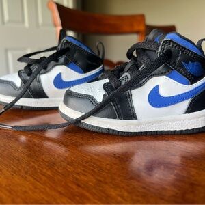 Nike Kids Black and Blue Sneakers